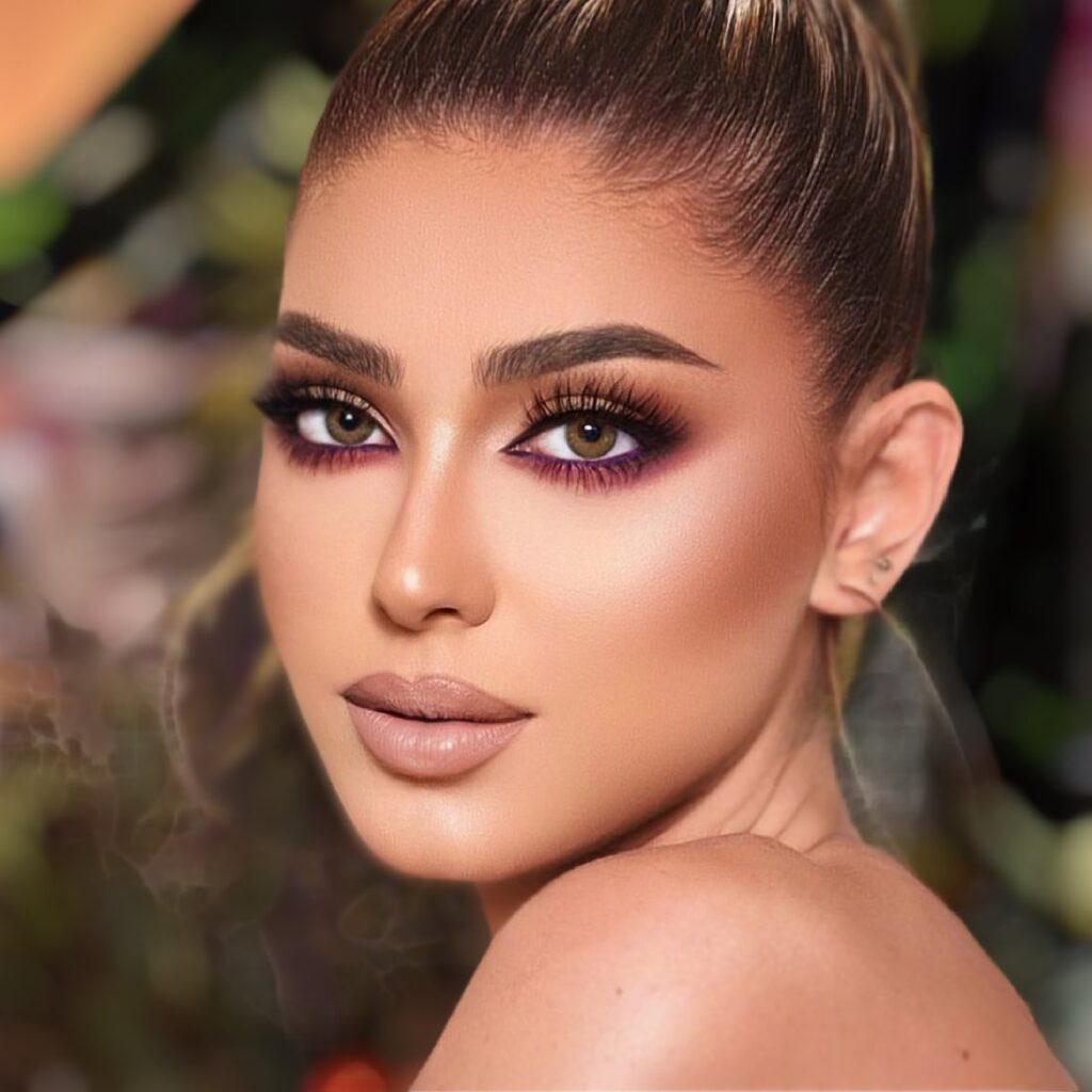 اختيار صالون شعر في الرياض مع تنسيق احترافي للمكياج يساعد على الحصول على إطلالة متكاملة تناسب جميع المناسبات.