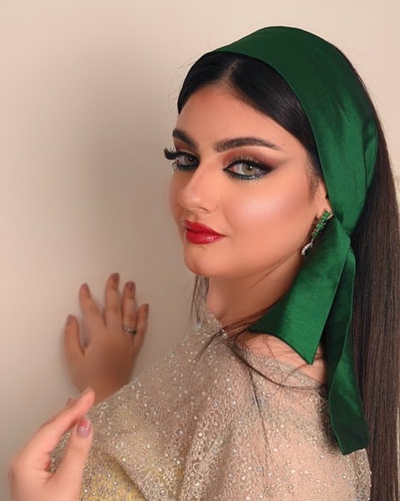 تبحثين عن صالون شعر قريب مني في الرياض؟ إليك 7 أسئلة مهمة تساعدك على مقارنة الخبرة والأسعار والنظافة قبل تأكيد الموعد.